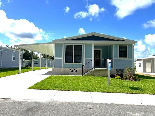 Primary Photo - 5656 Woodford St
