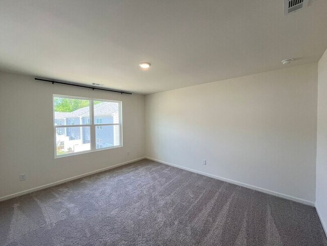 Building Photo - 2047 Trailside Dr