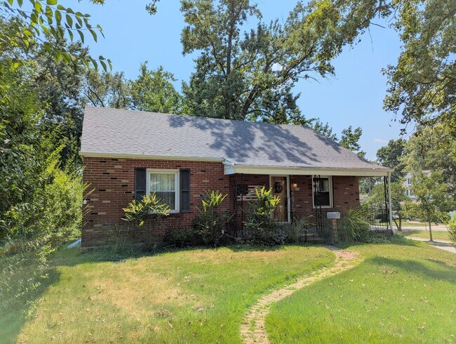 Primary Photo - 8638 Henrietta Ave