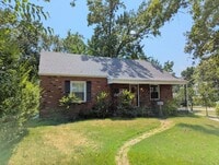 Building Photo - 8638 Henrietta Ave