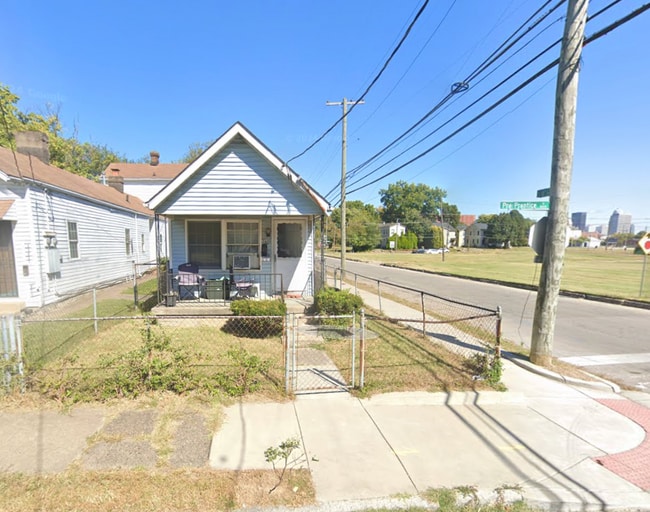 Building Photo - 1601 Prentice St