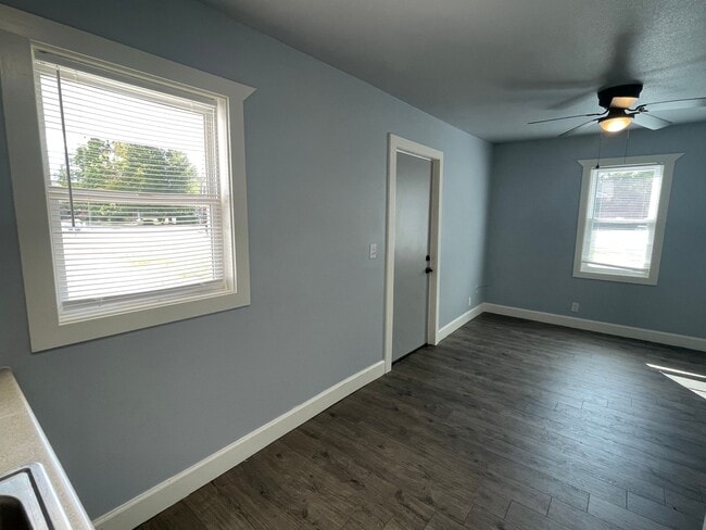 Building Photo - 408 Grove - Grv