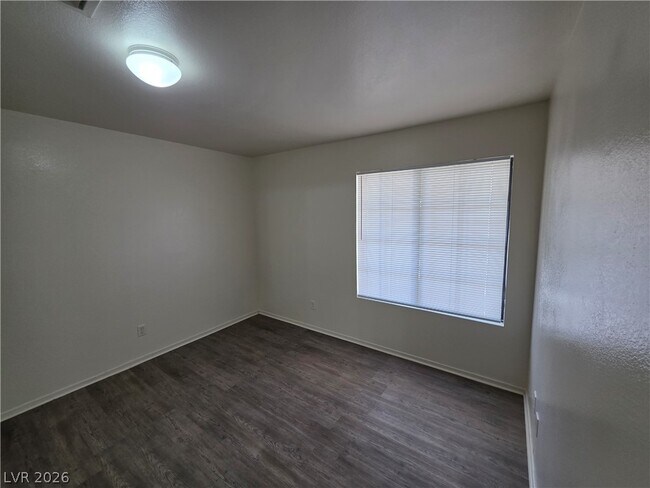 Building Photo - 4865 S Torrey Pines Dr