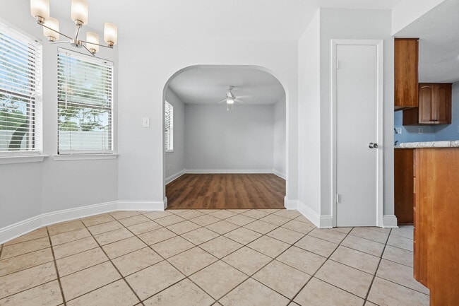 Building Photo - 120 Dyer St