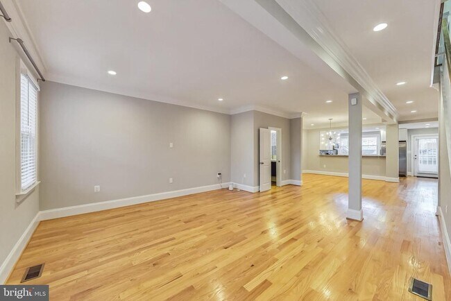 Building Photo - 5415 Illinois Ave NW