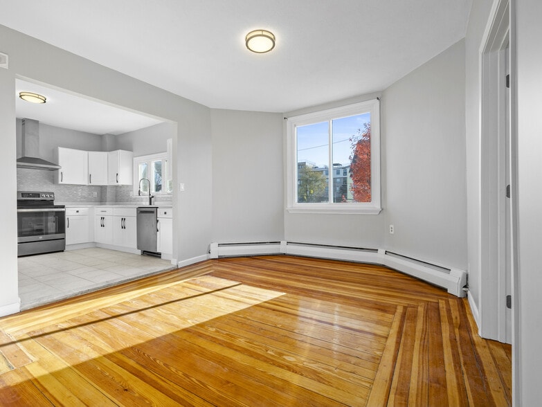 Building Photo - 42 William St