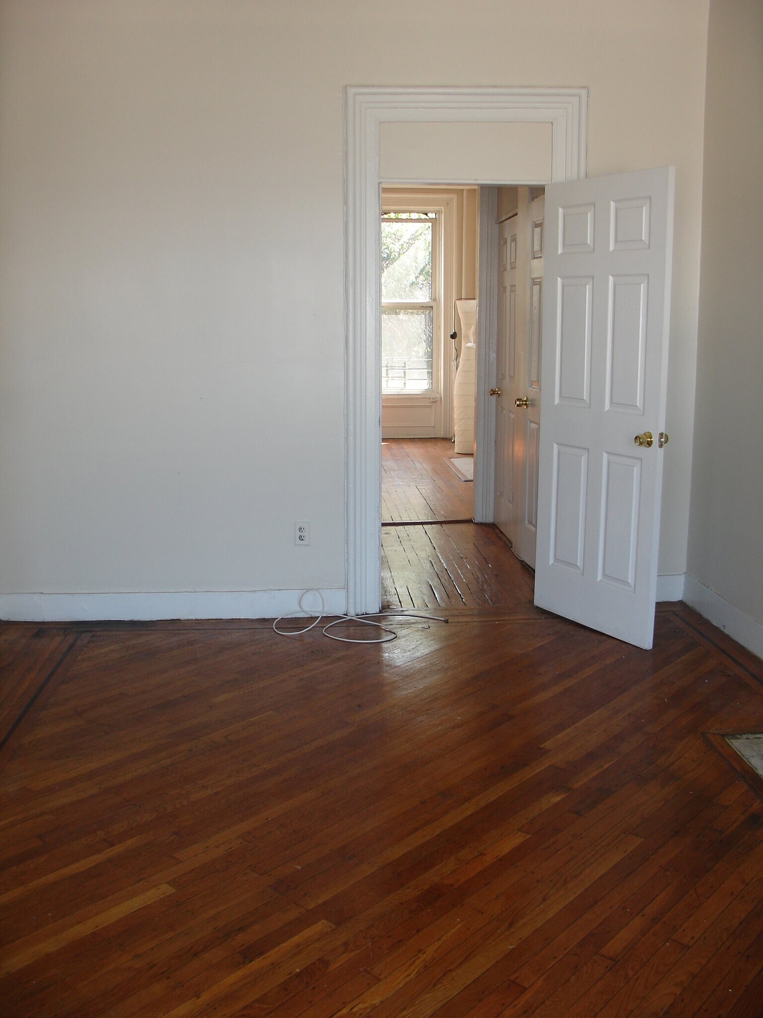 Building Photo - 533 Franklin Ave