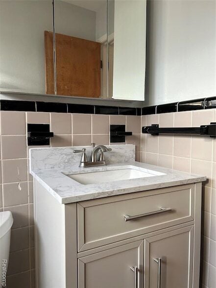 Building Photo - 8511 Yale St