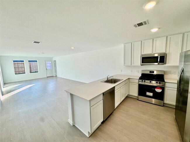 Building Photo - 16615 Trembling Aspen Ln