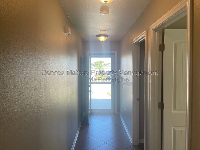 Building Photo - 1899 Crosscreek Cir