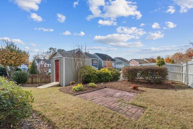 Building Photo - Welcome Home: Spacious 3-Bedroom Retreat i...