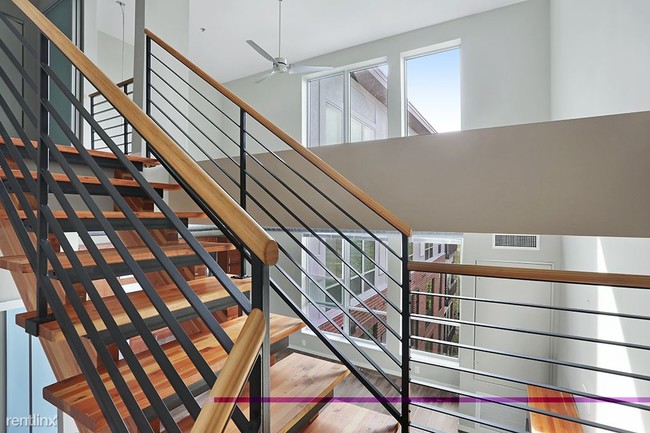 Building Photo - 249 Union Blvd