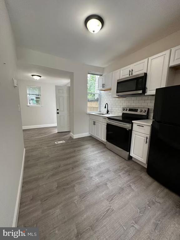 Building Photo - 3205 Latona St