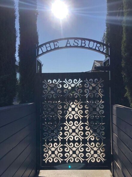 Building Photo - 2926 1/2-31-2 Asbury St