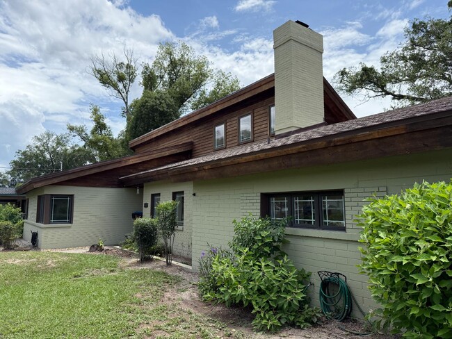 Building Photo - 5432 Grove Ave