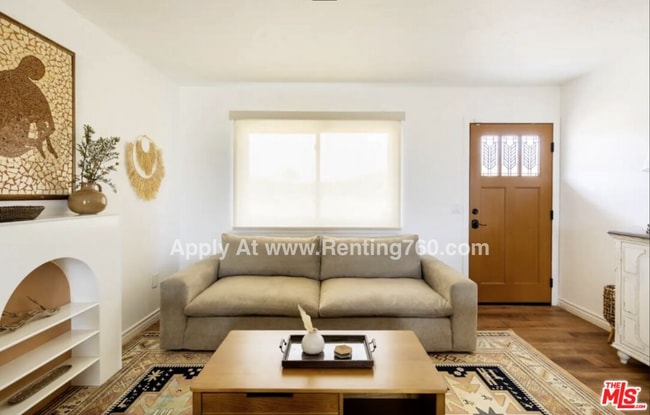 Building Photo - Updated 3 Bed 2 Bath Home on 2.5 Fenced In Acres with paid SOLAR PANELS!!