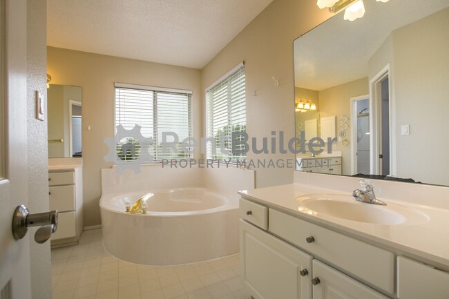 Building Photo - CALL US TODAY AT (505) 808-6467 TO SCHEDUL...