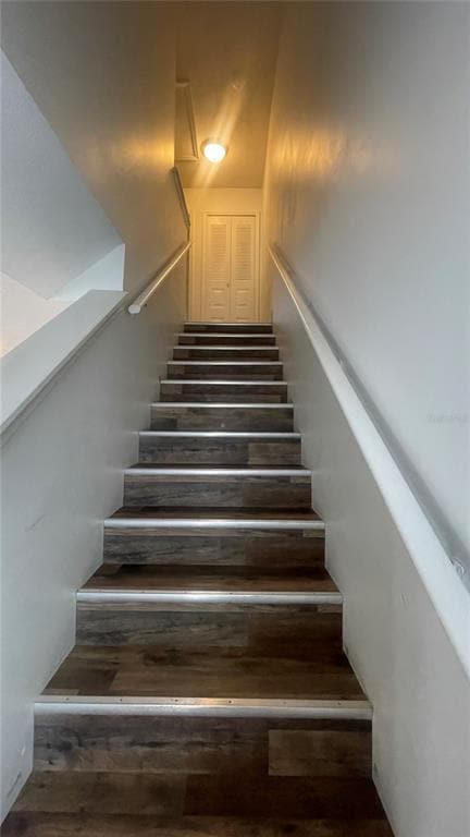 Building Photo - 1718 Silver Creek Ct