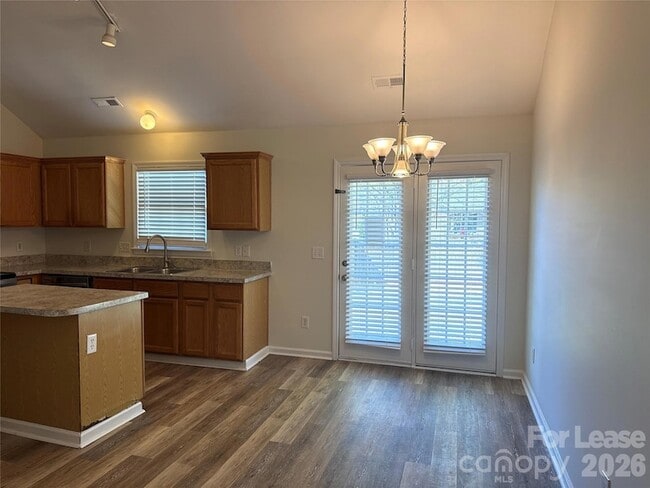 Building Photo - 3660 Lake Spring Ave NW