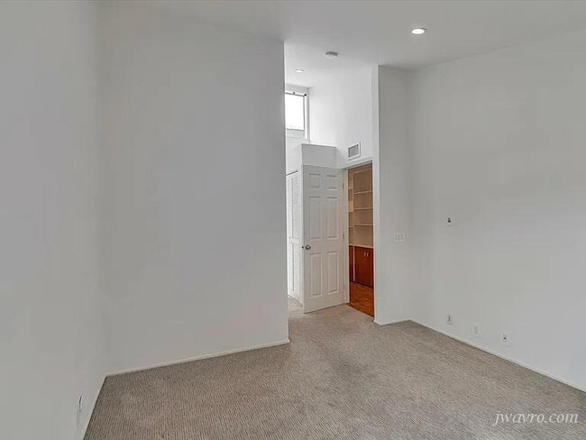 Building Photo - 112 Pfeiffer St