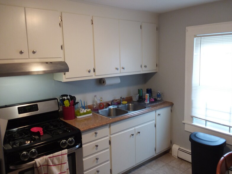 Stainless Steel Appliances - 323 Fremont St