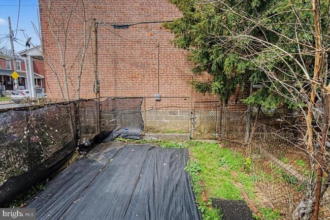 Building Photo - 203 N Dupont St