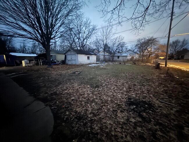 Building Photo - 102 Kentucky-