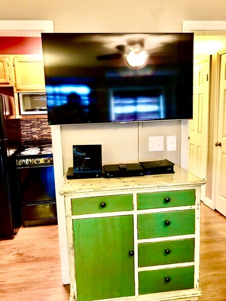 Building Photo - 301 Pinnacle Inn Rd