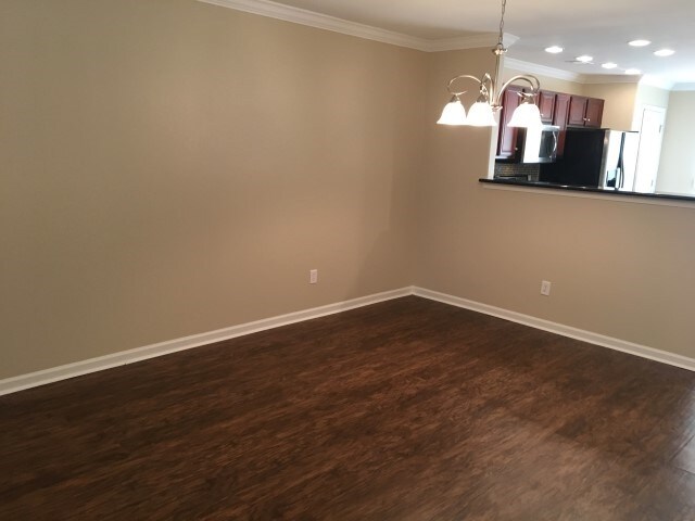 Building Photo - 5 Miller Pond Rd