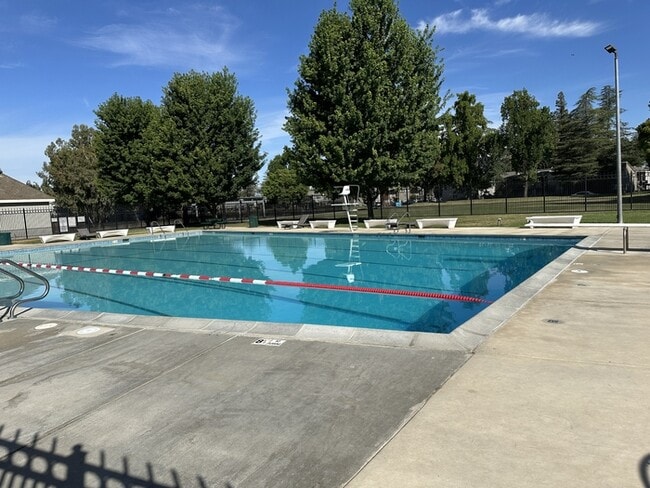 Building Photo - Stockton 2 Bedroom 1 Bathroom Condo