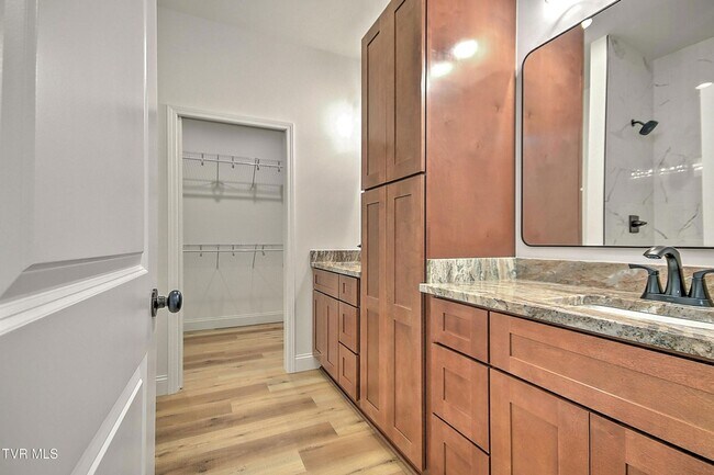 Building Photo - 703 Swadley Rd