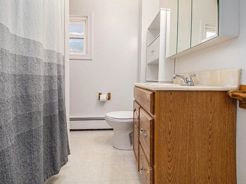 Bathroom - 702 Portage Ct