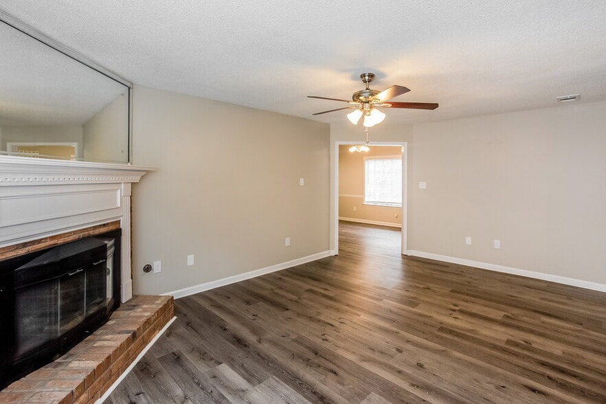 Building Photo - 7851 Chesterfield Dr S
