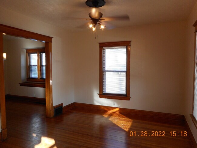 Living Room - 3558 Jones St