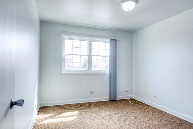 Building Photo - 6101 W 94th St