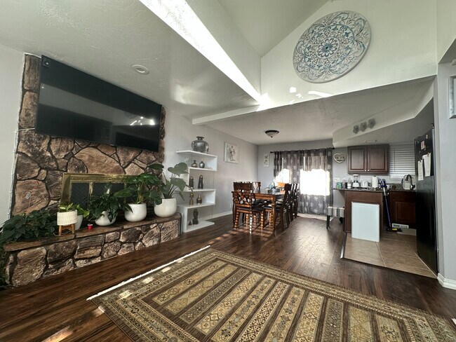 Primary Photo - 7063 Pepperidge Cir