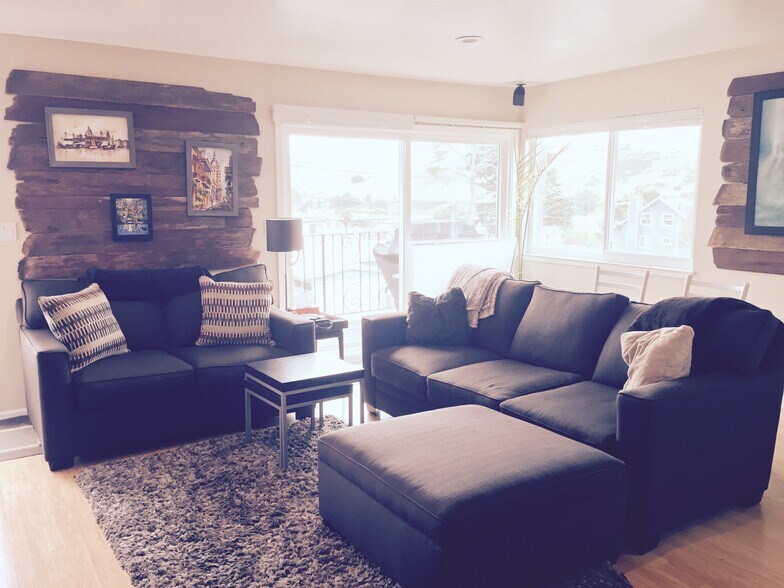 Building Photo - 233 Reichling Ave