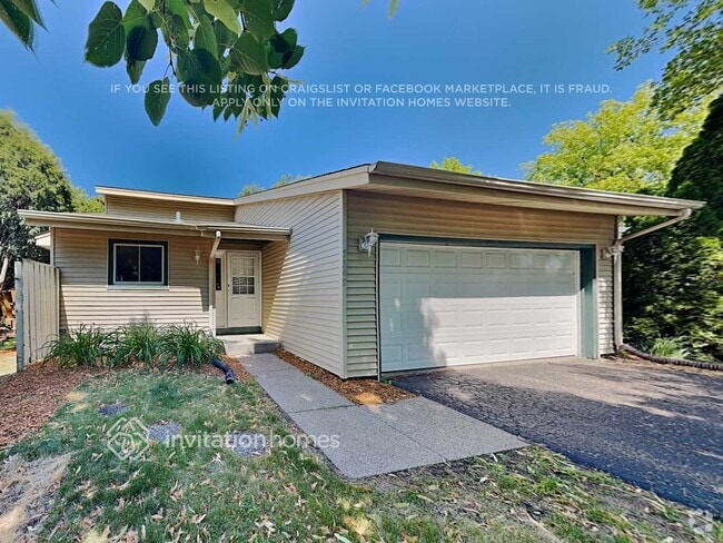 Building Photo - 5565 Knoll Dr