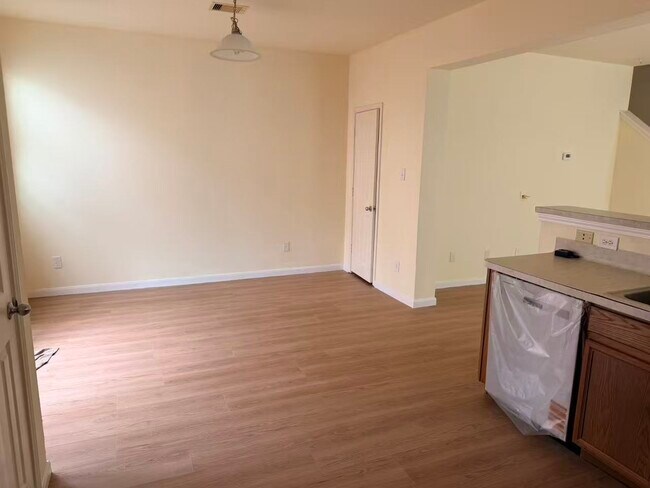 Building Photo - 8006 Singing Sonnet Ln