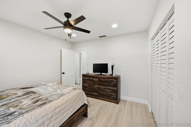 Building Photo - 10775 Waterberry Dr