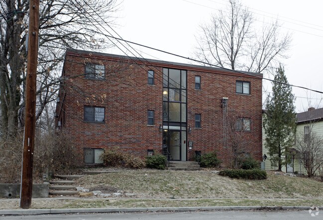 Building Photo - 3709 Drake Ave