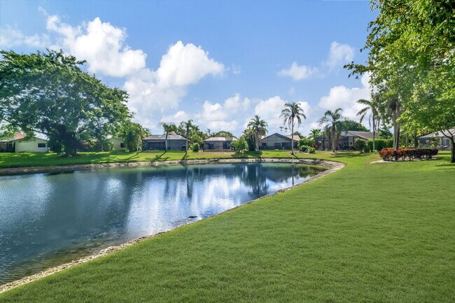 Building Photo - 10204 Camelback Ln