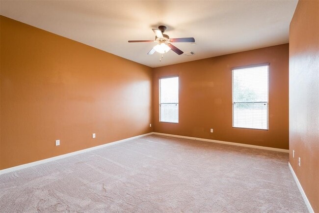 Building Photo - 913 Brighton Pl
