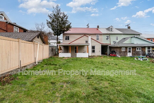 Building Photo - 606 North St