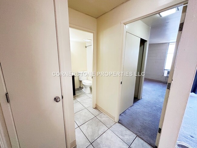 Building Photo - 98-729-729 Moanalua Loop