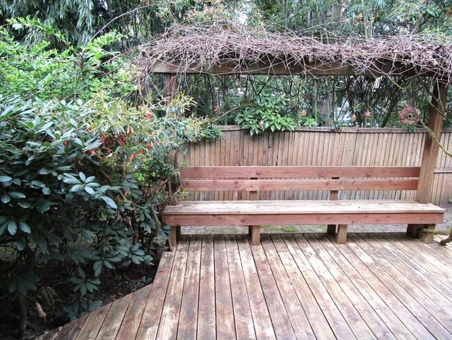 Building Photo - Lovely 3 Bedroom 1 Bath Home in Gig Harbor