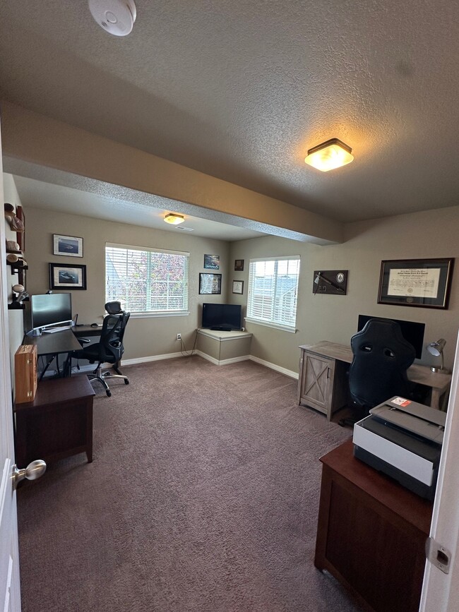 Building Photo - 8075 Cinnamon Ct