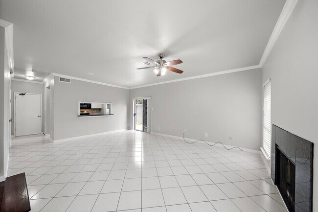 Building Photo - 7396 Regency Square Ct