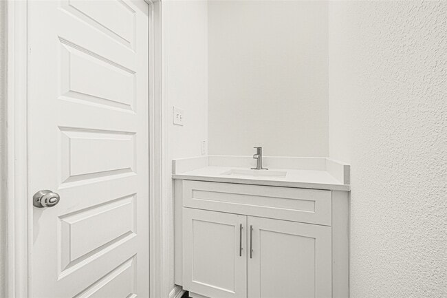 Building Photo - 8628 Scott St