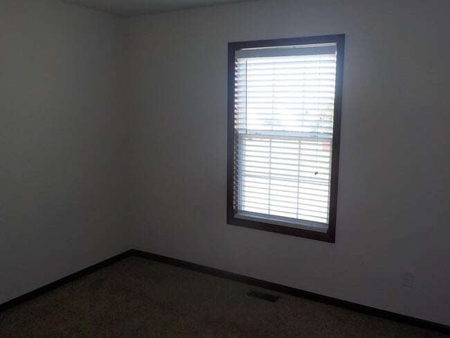 Building Photo - 1509 Hickory Ln